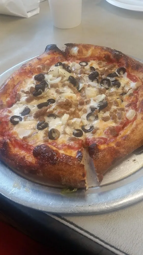 Pizza-Pepperoni Sausage Onion Black Olives